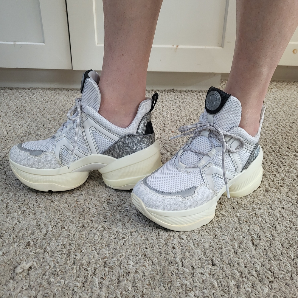 Chunky Platform White and Gray Sneakers Michael Kors Olympia 6